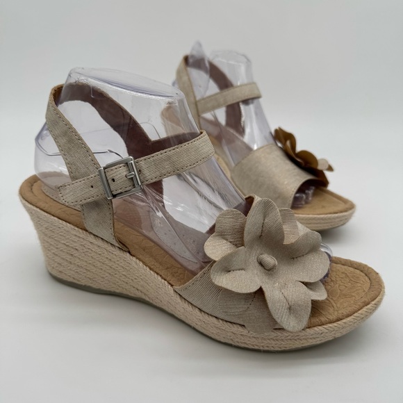 Born Shoes - Born Tan Gold Canvas Flower Espadrille Wedge Sandal Size 9 M